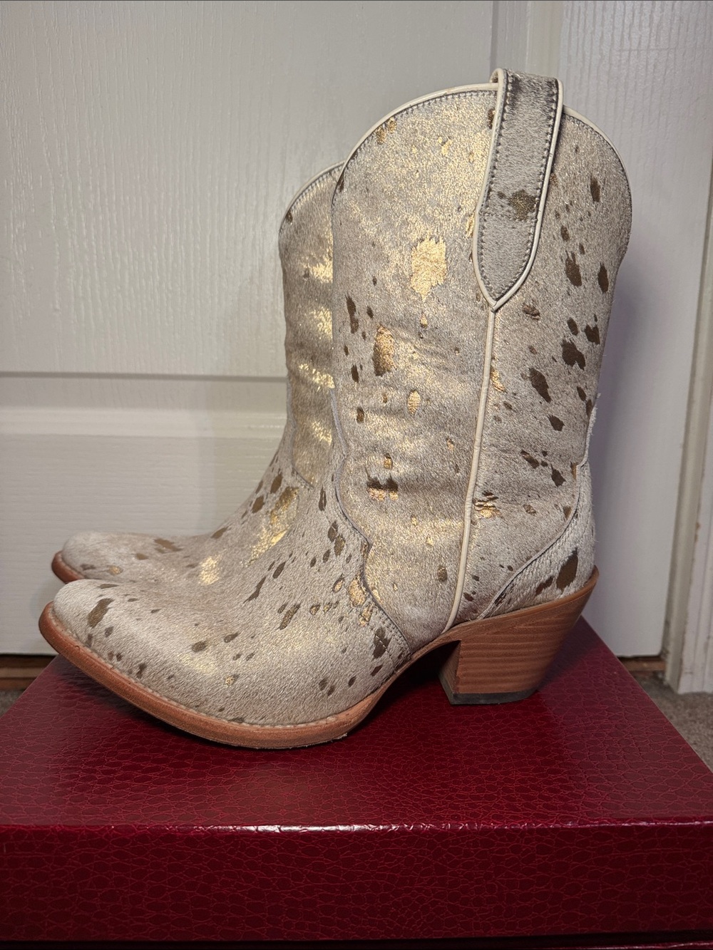 Ariat Bandida White Metallic Cowhide Boots
